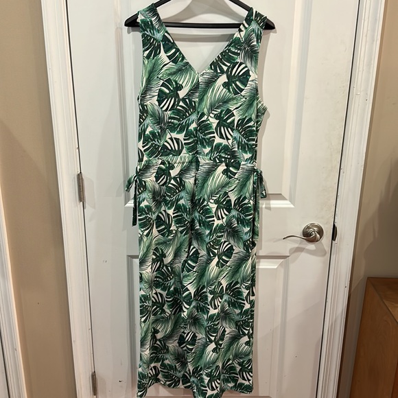 Green Tropical Print Crop Jumpsuit - Picture 5 of 5